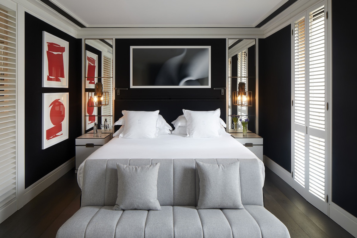 Seventy Barcelona property photograph